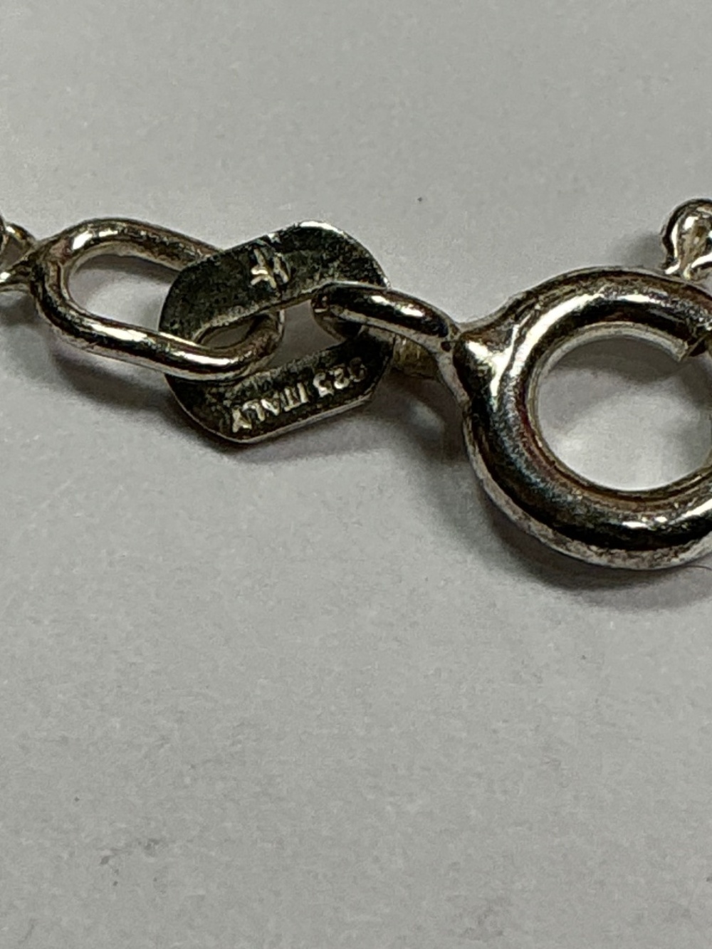 Sterling Silver Italian Heavier chain / Necklace. 18 inches long - Picture 5 of 6